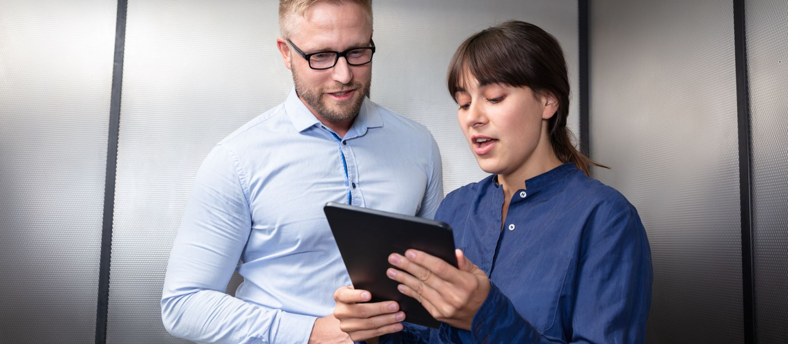 Der Elevator Pitch: Aufmerksamkeit durch knappe Statements | © AdobeStock  | Andrey Popov