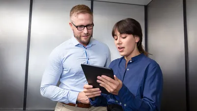 Der Elevator Pitch: Aufmerksamkeit durch knappe Statements | © AdobeStock  | Andrey Popov