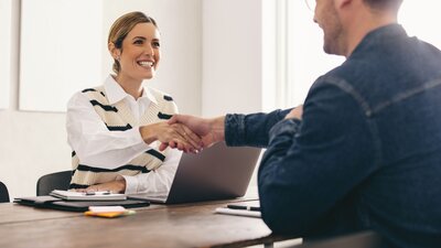 Beratung ist das A und O | © AdobeStock| Jacob Lund