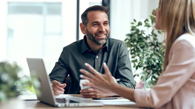 Wie Sie in Gesprächen Probleme lösen | © AdobeStock | nenetus
