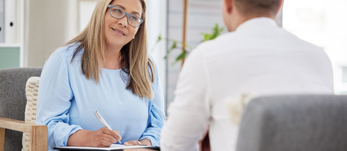 Bem Gespräch SBV | © AdobeStock | N Lawrenson/peopleimages.com