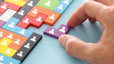 Auf welcher Ebene wird der Wirtschaftsausschuss gebildet? | © AdobeStock | tomertu